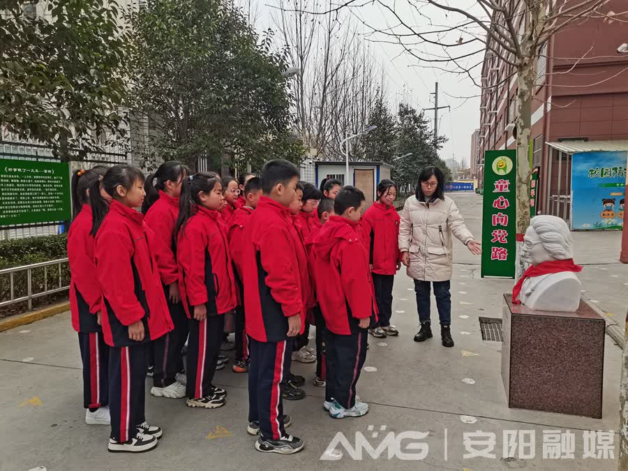 半岛官方下载入口：打造“护苗”金钟罩｜林州市第九小学“扫黄打非”工作掠影(图1)